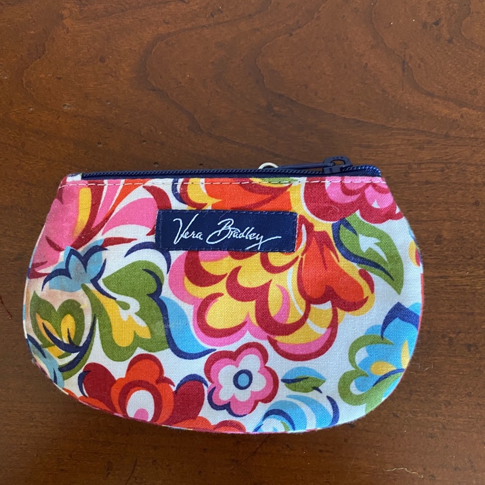 Vera. Racket coin purse like new hope garden